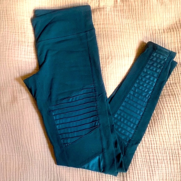 ALO - Yoga High Rise Moto Leggings, Size Medium - Picture 6 of 9